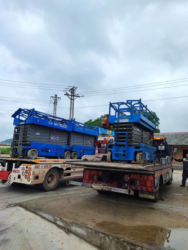 Bàn giao 3 xe 14m cho khách hàng