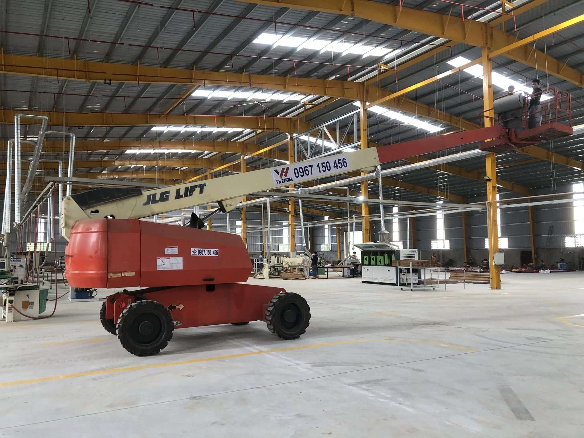 441526290_122163647168076777_7233965449521668208_n JLG 600S