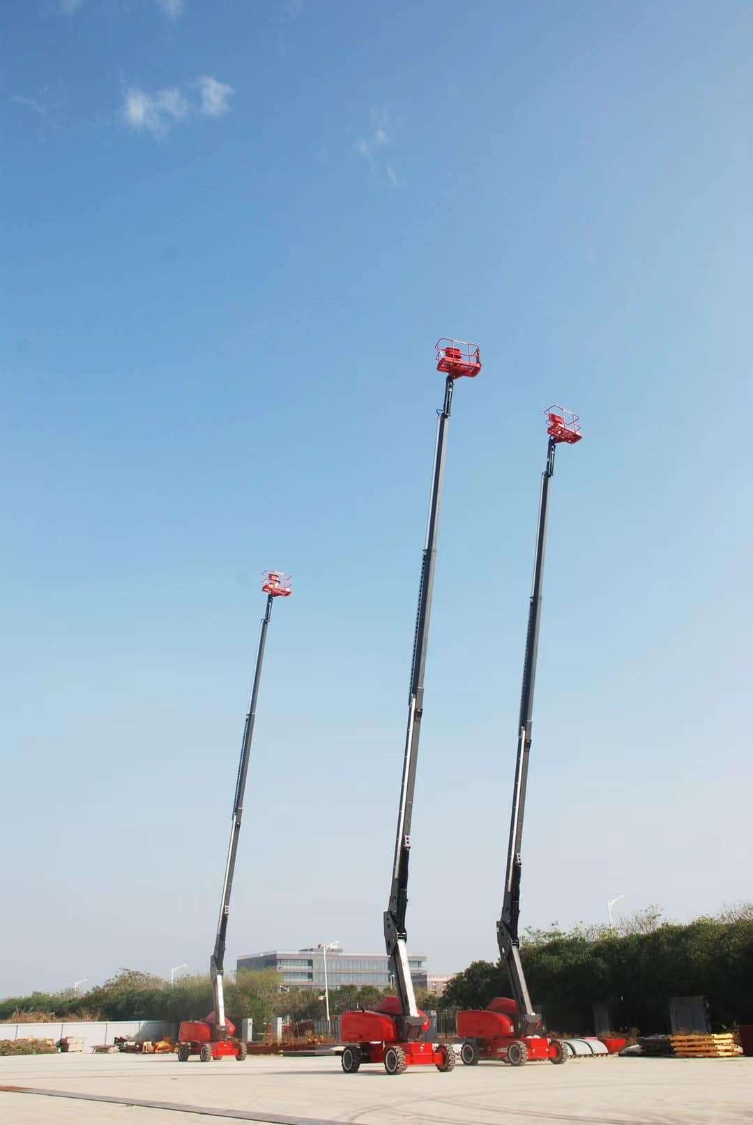 442484774_122148030104168725_3964972450375252370_n JLG 600S